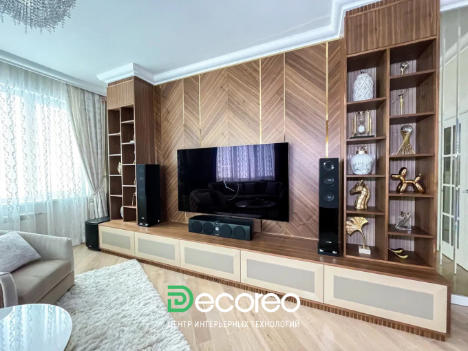 Гостиная в современном интерьере с ретро-шиком и классическими элементами