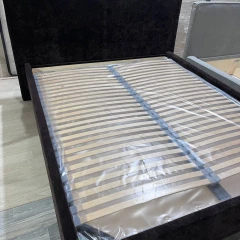 Кровать Sullivan в ткани Флок высшей категории Бэнтли