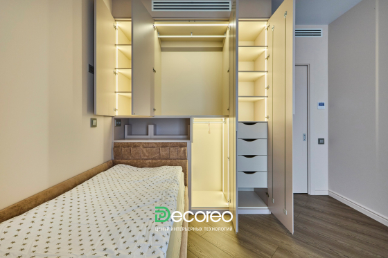 Корпусная мебель на заказ в Москве для дизайнера: как мы создали яркий интерьер в ЖК "RiverSky" без переплат