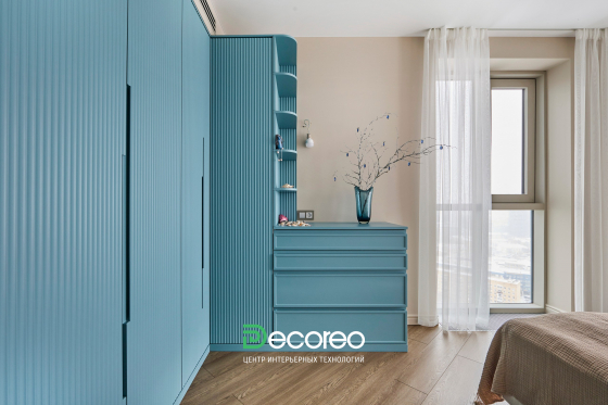 Корпусная мебель на заказ в Москве для дизайнера: как мы создали яркий интерьер в ЖК "RiverSky" без переплат