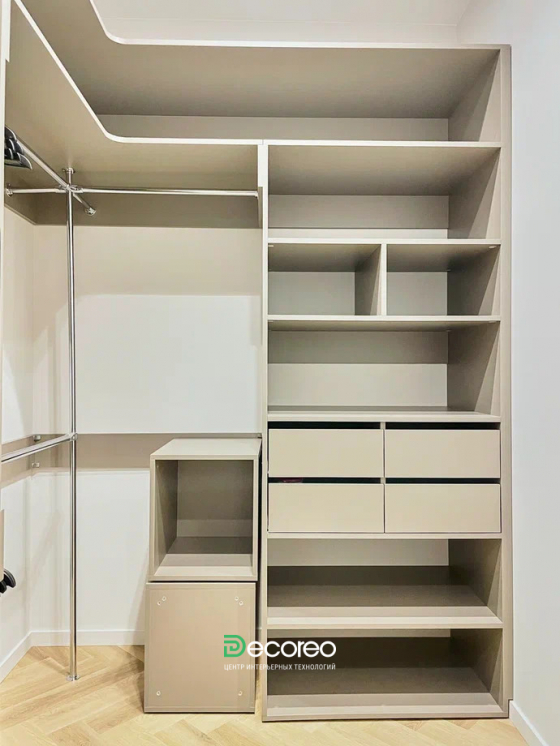 Мебель на заказ в Москве для дизайн-проекта: реализованный интерьер в ЖК Headliener от производства до сборки.